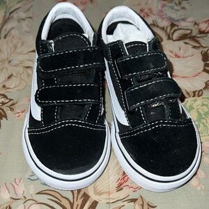 Gently Used Van’s Off the wall for toddlers !